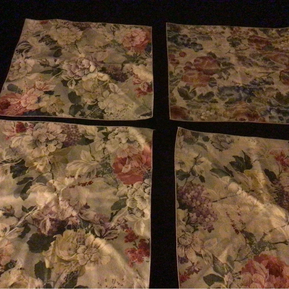 4 Vintage Floral Damask Napkin Placemats Dining Table French Country Linens 17”